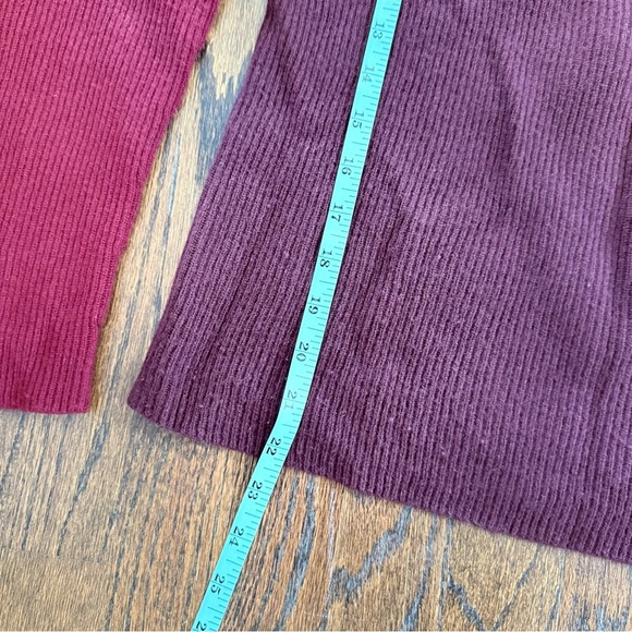 Vince Red Two-Toned V-Neck Sweaters Wool Cashmere Blend  XS 1592 - Picture 5 of 9